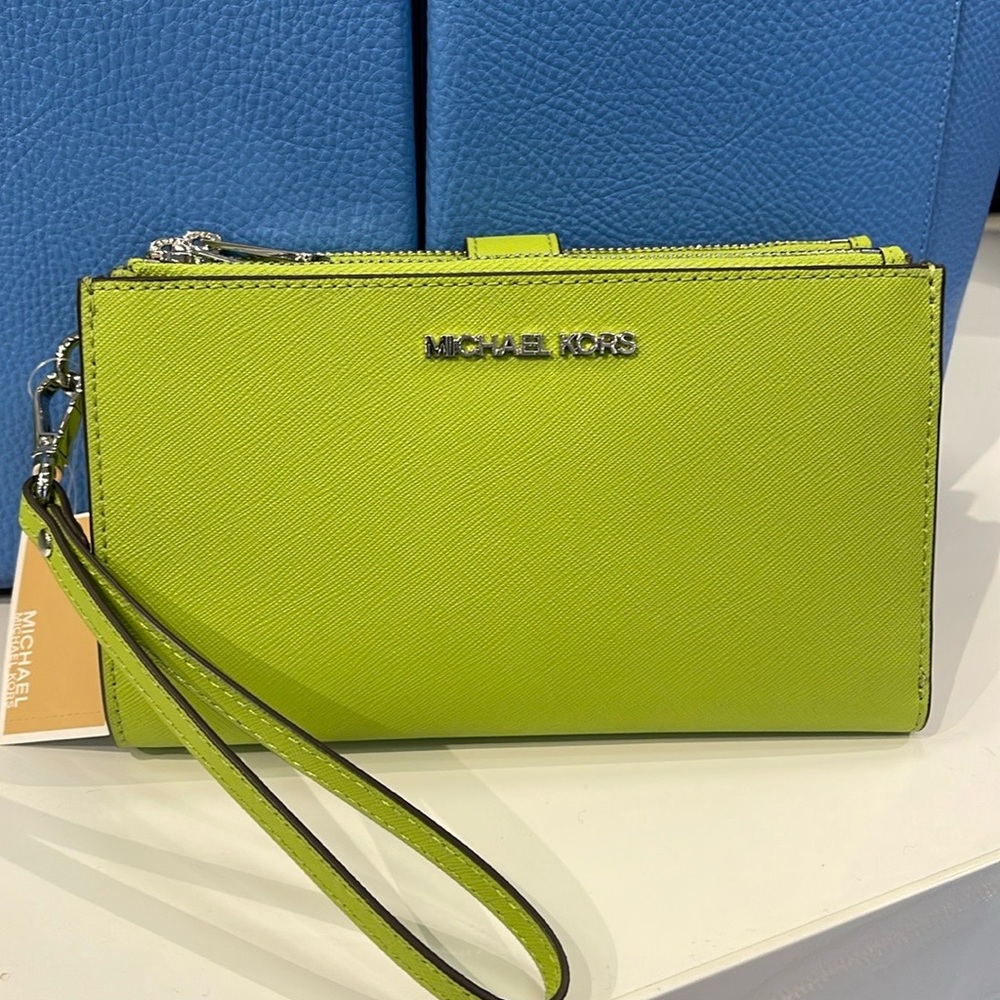MICHAEL KORS LG DOUBLE ZIP WRISTLET Wallet Phone Case Holder 
Lime
NWT - Picture 8 of 16